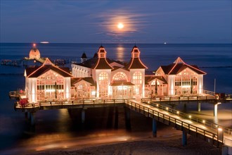 Sellin Pier with the rising moon