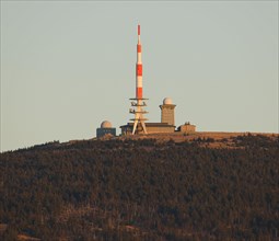 Summit plateau of Brocken Mountain with an antenna mast and Brockenhaus