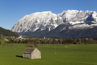 Hinterberger Tal valley with Mount Grimming