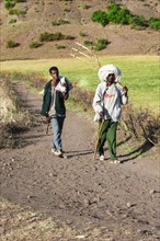 People on the road to Lalibela market