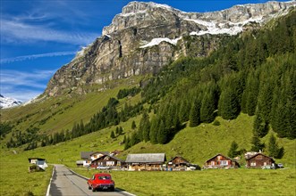 Houses and farm buildings on the Urnerboden mountain pasture