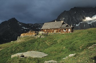 Mountain hut Refuge de la Dent Parrachee