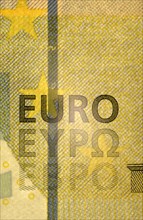 New 5-euro banknote with new security features