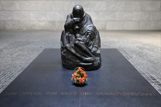 Memorial sculpture