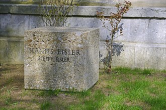Honorary grave of the composer Hanns Eisler