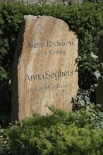 Honorary grave of the writer Anna Seghers