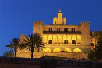 Royal Palace of La Almudaina at dusk