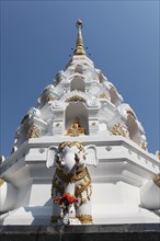 White stupa in the Wat Klang Wiang