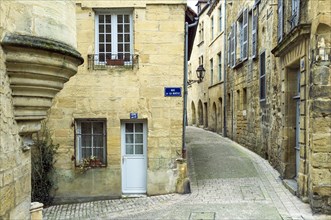 Buildings on Rue de la Boetie