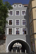Historical Schwibbogenhaus building