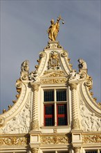Gilded statues on the Palace of Justice or Gerechsthof