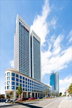 OpernTurm by Tishman Speyer Property with UBS Bank Westend