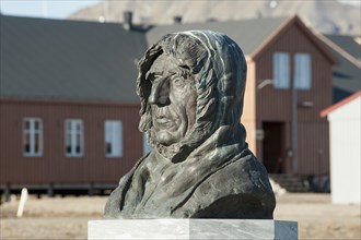 Bust of Roald Amundsen
