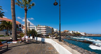 Waterfront promenade with the San Telmo Hotel