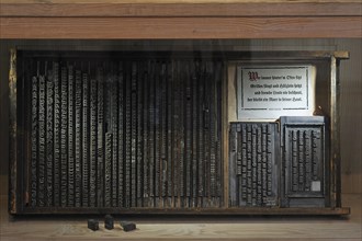 Old type cases with movable type