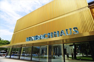 Entrance of the new extensions of Lenbachhaus
