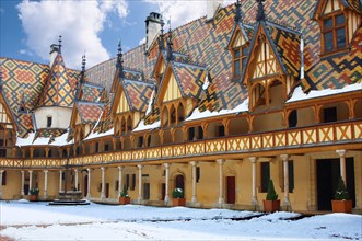 Hotel-Dieu de Beaune in the snow