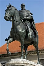 Bronze equestrian statue of Prince Regent Luitpolt by Adolf von Hildebrand and Theodor Georgii