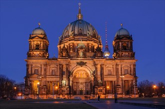Berlin Cathedral at dusk