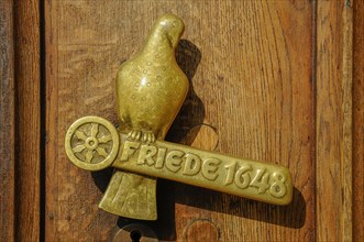 Door handle with the inscription 'Friede 1648'