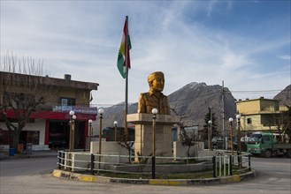 Kurdish golden hero statue in the old walled city of Amadiya