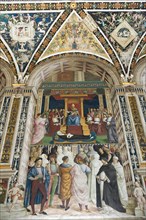 Historical paintings and frescos in the Piccolomini-library