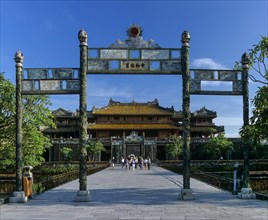 Trung Dao Bridge and Thai Hoa Palace