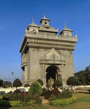 Patou Xai triumphal arch