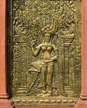Apsara relief at Wat Phnom