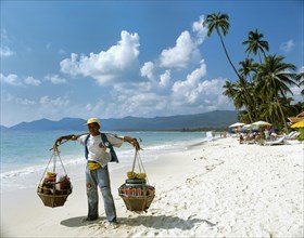 Beach vendors on Chaweng Beach