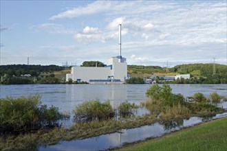 Kruemmel Nuclear Power Plant during a flood