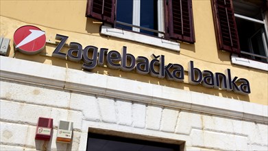 Zagrebacka banka logo