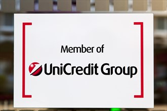 Sign with the logo of the UniCredit Group
