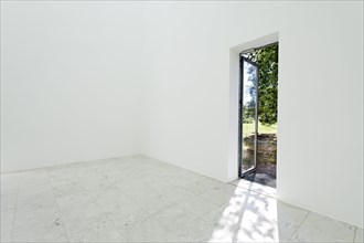 Door opening in a wall
