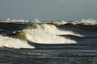Breaking waves on Lake Erie
