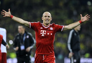 Arjen Robben cheering jubilantly at the end of the game