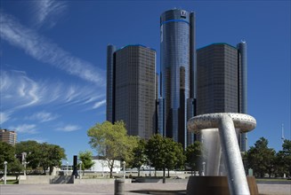 General Motors headquarters and the Detroit Marriott Hotel in the Renaissance Center with the Noguchi Fountain in Hart Plaza in the foreground