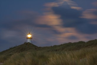List Ost lighthouse at dusk