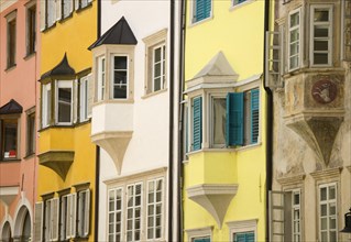 Facades with bay windows