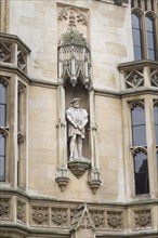 Statue of King Henry VIII at King's College