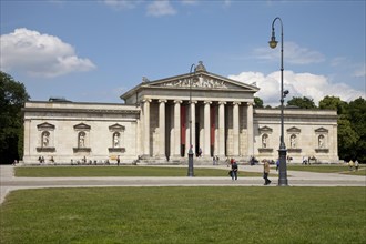 Glyptothek Museum on Koenigsplatz square