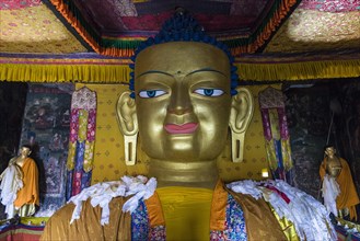 Statue of the Shakyamuni Buddha