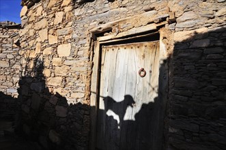 Natural stone walls