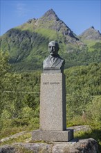 Monument for Knut Hamsun