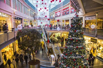 Galerie Saint Lambert shopping centre with Christmas decorations