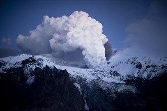 Vapour cloud above Eyjafjallajokull volcano caused by lava flow in the Gigjoekull glacier tongue