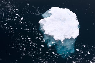 Small iceberg in the Errera Channel