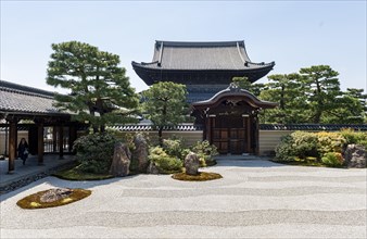 Zen garden in Kennin-ji