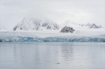 Edge of Smeerenburg Glacier with flashes of light