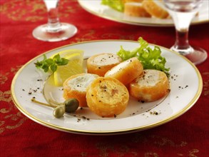 Salmon Rolls with smoked salmon and peppers stuffed with cream cheese